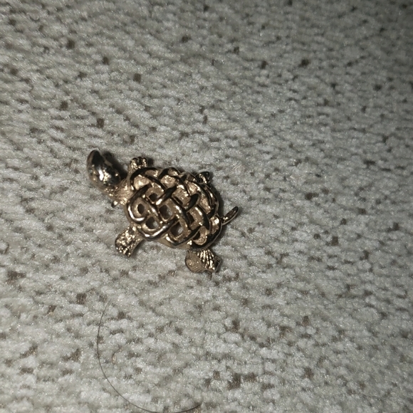 Vintage Gold Tone Turtle Pin - Picture 2 of 11